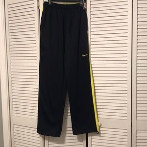 Mens Nike Therma fit pants size L
